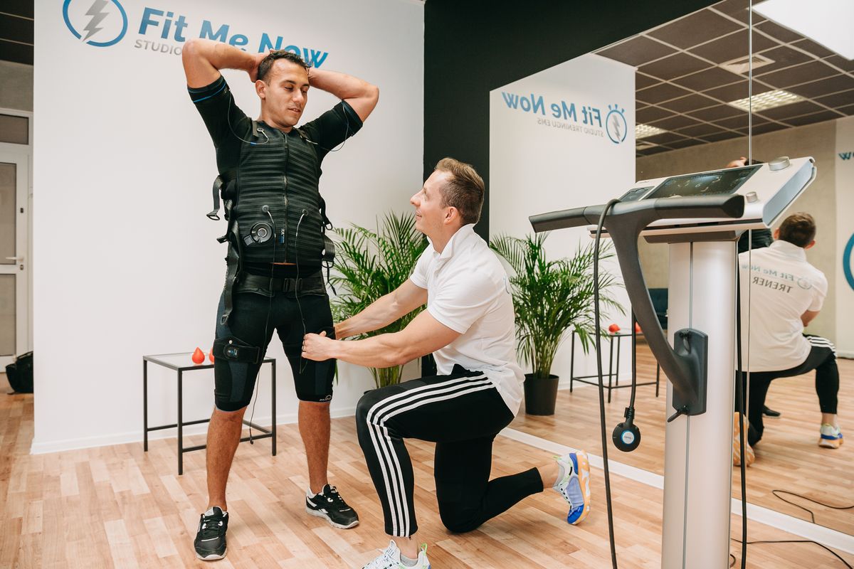 Trenerzy Fit Me Now — Kasia i Tomek w studiu treningu EMS w Zamościu